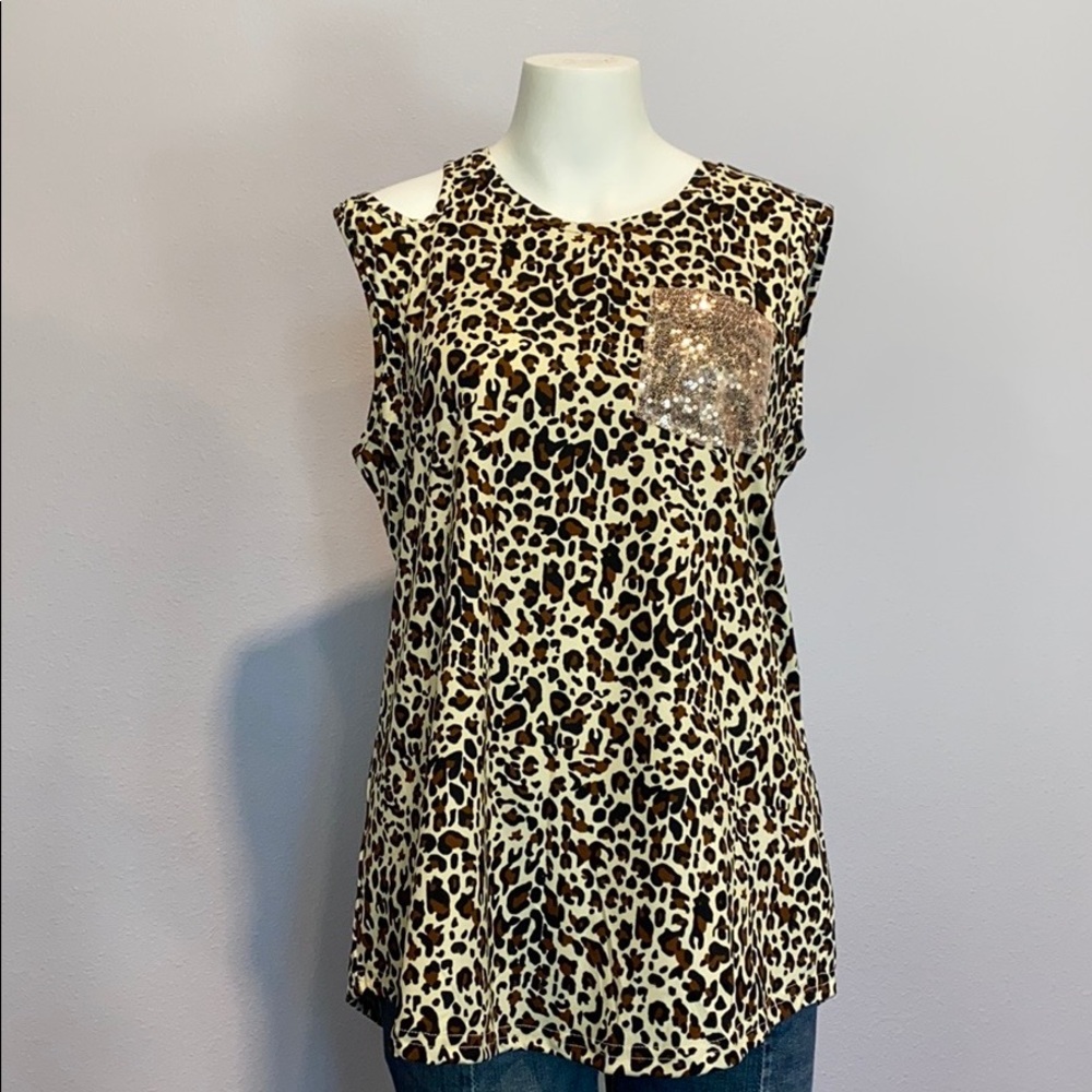 NWT Emma & grace sleeveless leopard top